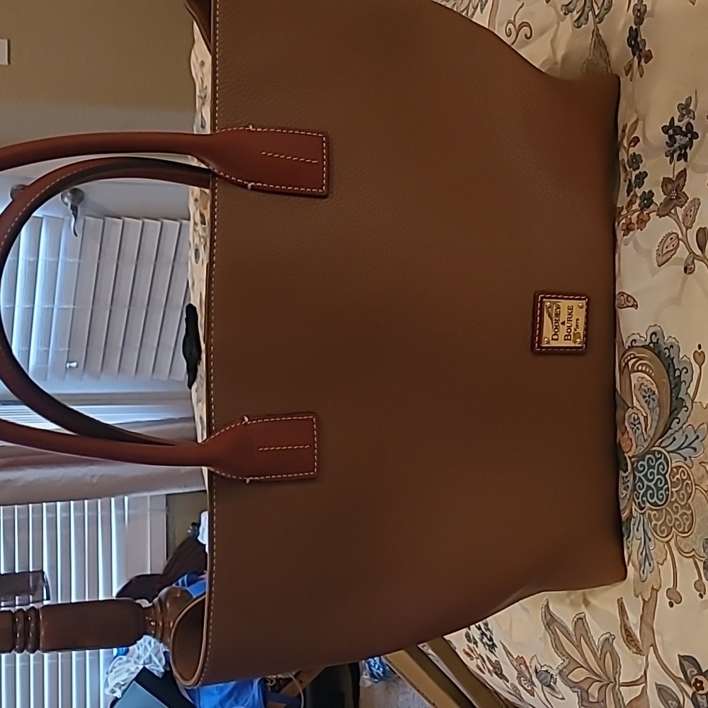 Dooney & Bourke extra large tote leather shoulder bag